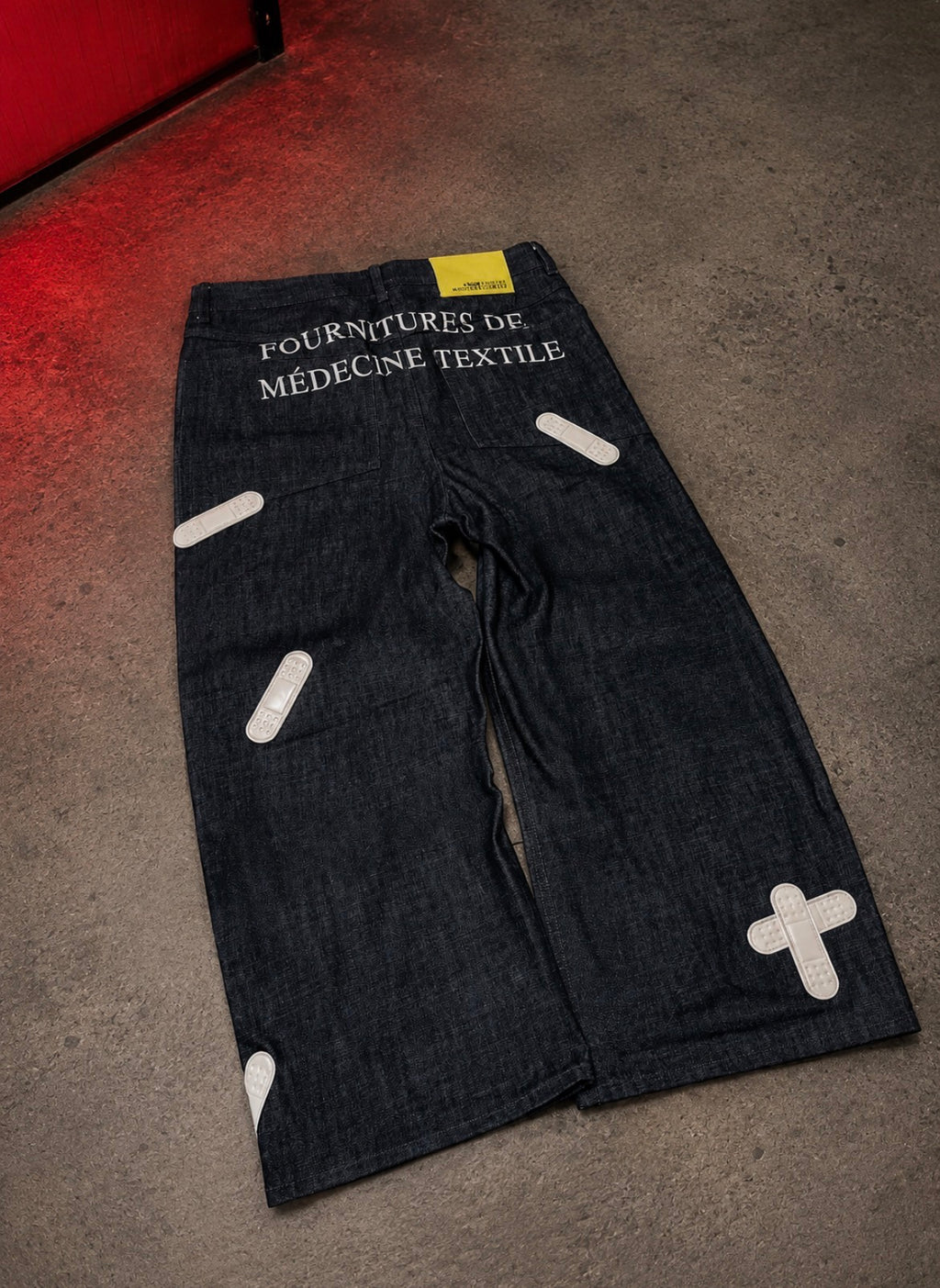AT.Vetement Super Baggy Jeans - size L