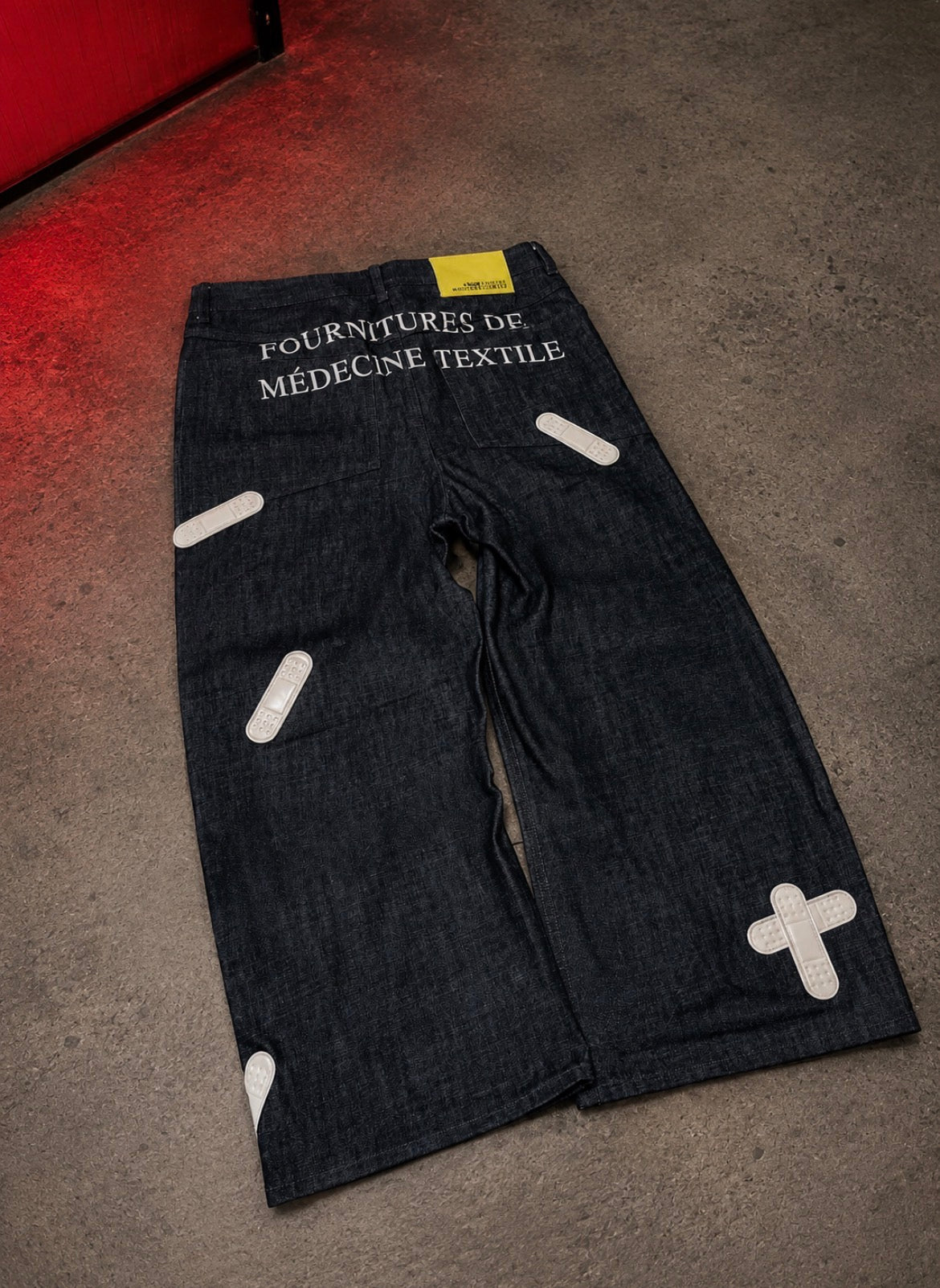 AT.Vetement Super Baggy Jeans - size L