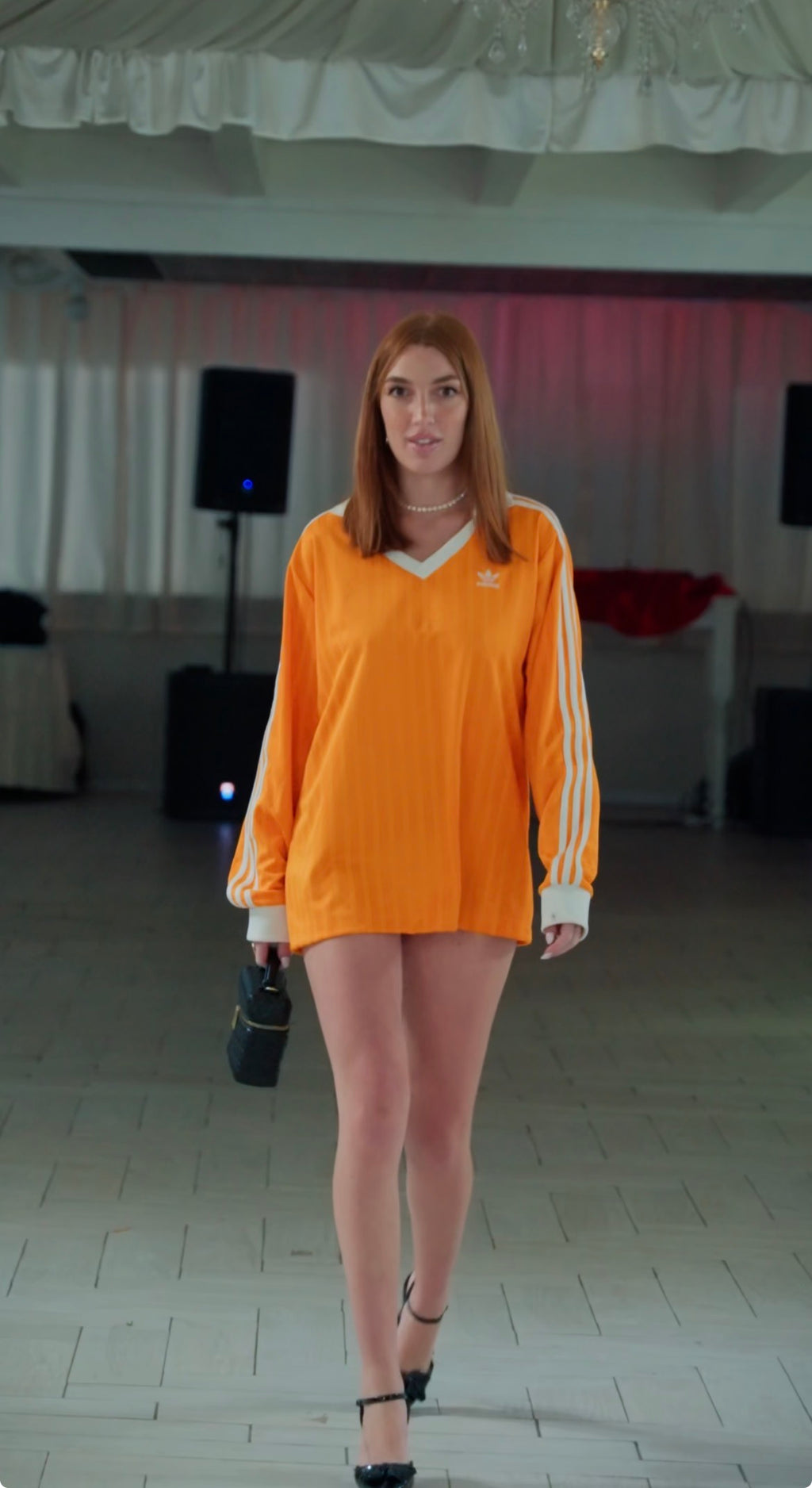Adidas Originals V NECK LONG SLEEVES - size M